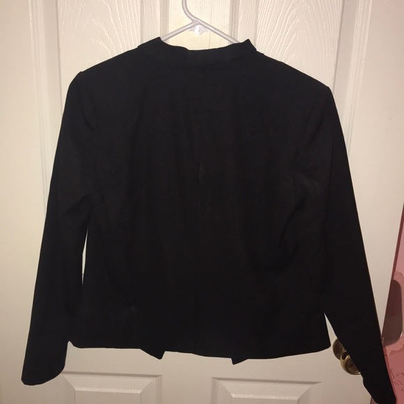 Black Blazer ❤️ - Picture 2 of 4